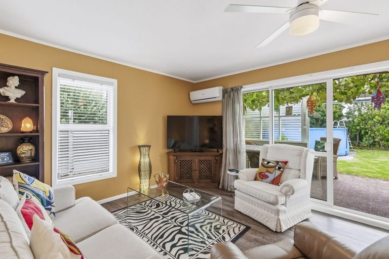 Photo of property in 49a Olive Terrace, Paraparaumu Beach, Paraparaumu, 5032