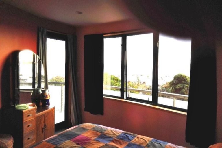 Photo of property in 166 The Esplanade, Houghton Bay, Wellington, 6023