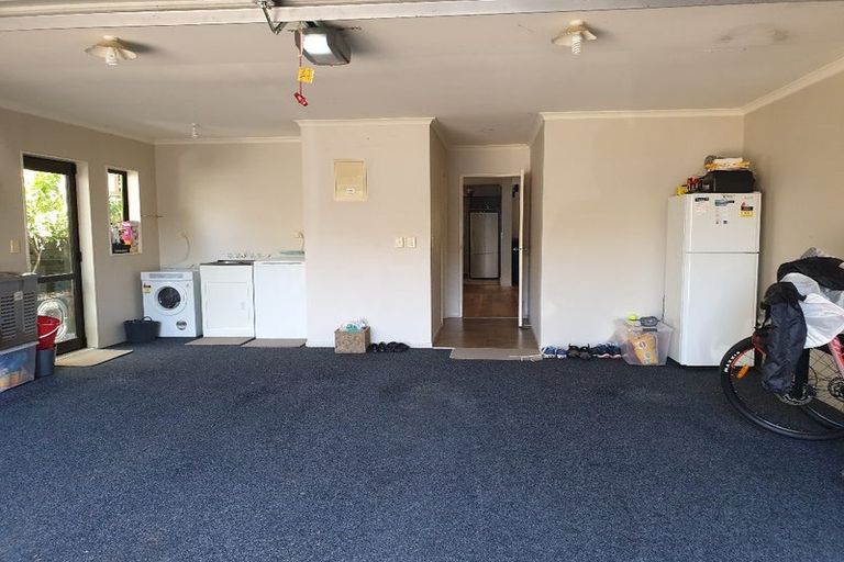 Photo of property in 73b Hillwell Drive, Henderson, Auckland, 0612