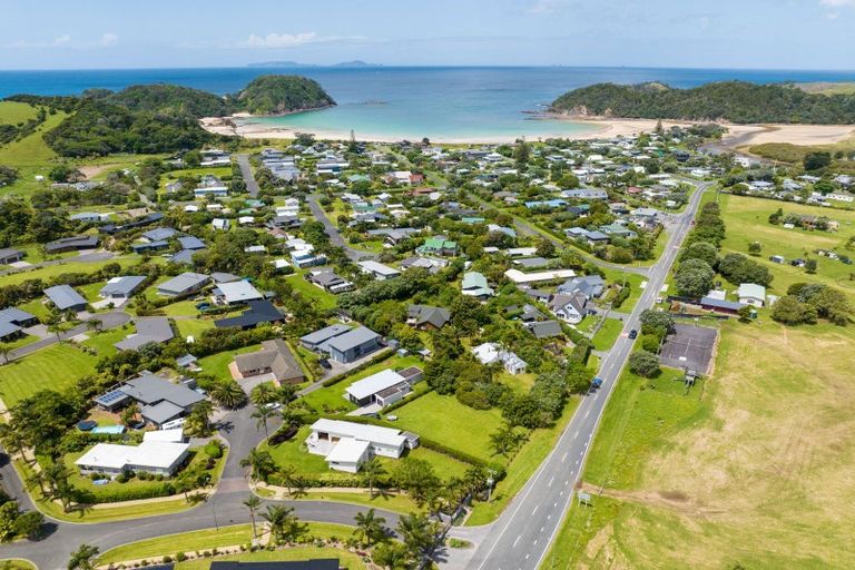 Photo of property in 2 Meridian Place, Matapouri, Whangarei, 0173