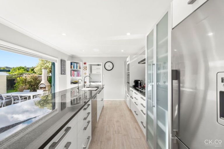 Photo of property in 4 Lockett Street, Waterloo, Lower Hutt, 5011