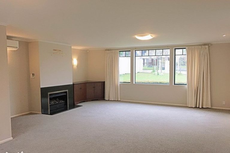 Photo of property in 11 Anaheim Boulevard, Shamrock Park, Auckland, 2016