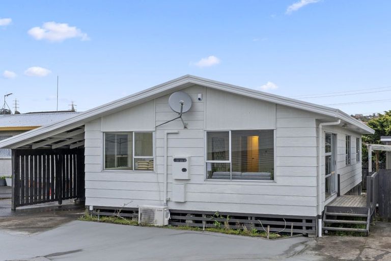 Photo of property in 1/27 Dillon Crescent, Clover Park, Auckland, 2019