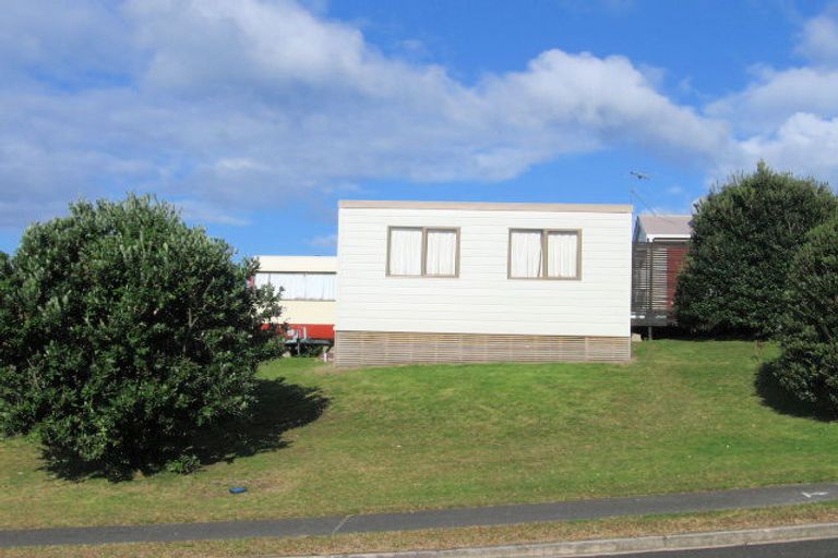 Photo of property in 105 Titiro Place, Onemana, Whangamata, 3691