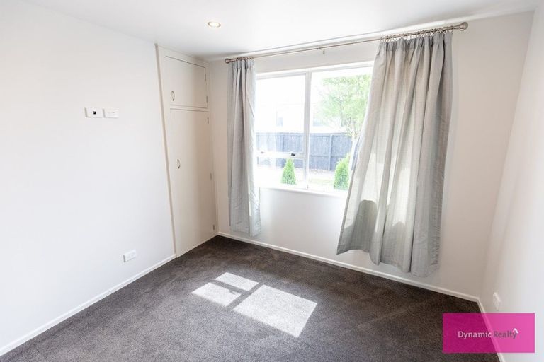 Photo of property in 15 Royal Park Drive, Parklands, Christchurch, 8083