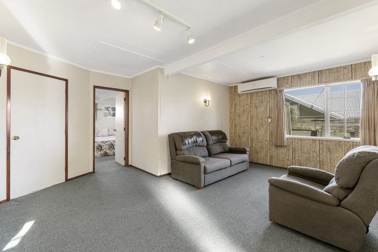 Photo of property in 70 Karewa Parade, Papamoa Beach, Papamoa, 3118