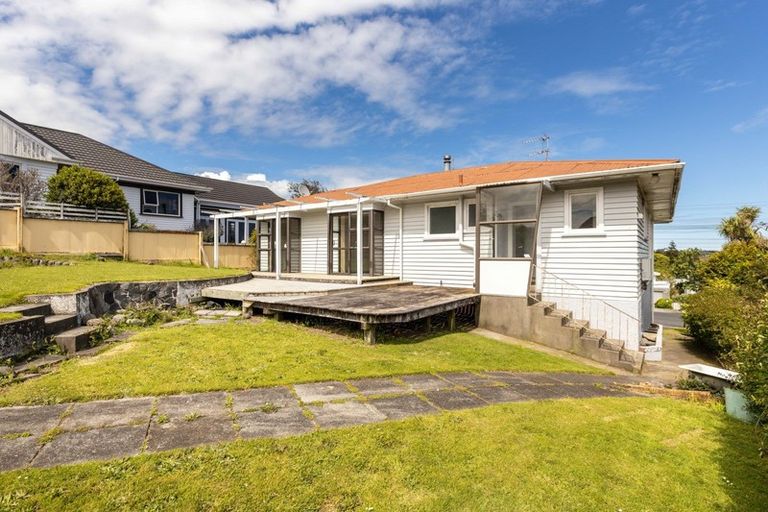 Photo of property in 56 Wallath Road, Westown, New Plymouth, 4310