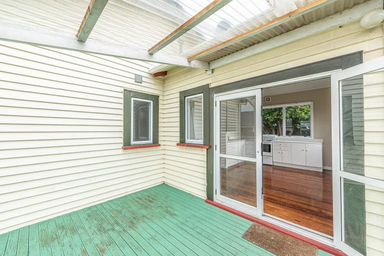 Photo of property in 184 Cornfoot Street, Castlecliff, Whanganui, 4501