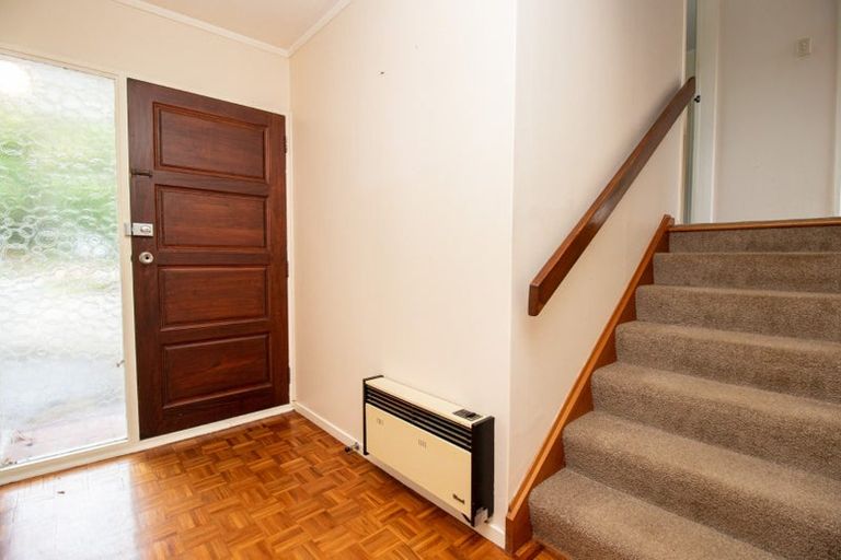 Photo of property in 17 Peterhouse Street, Tawa, Wellington, 5028