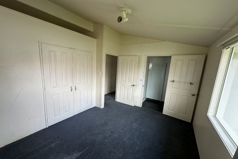 Photo of property in 10 Swanson Road, Henderson, Auckland, 0610