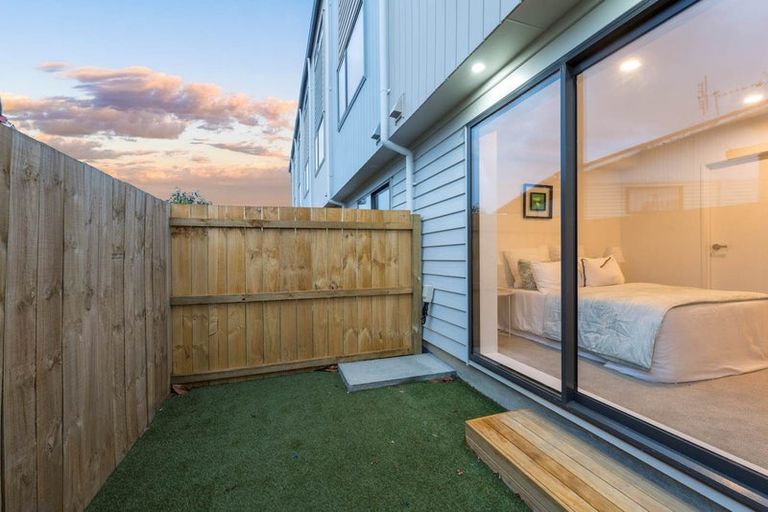 Photo of property in 4/11 Hereford Street, Te Atatu Peninsula, Auckland, 0610