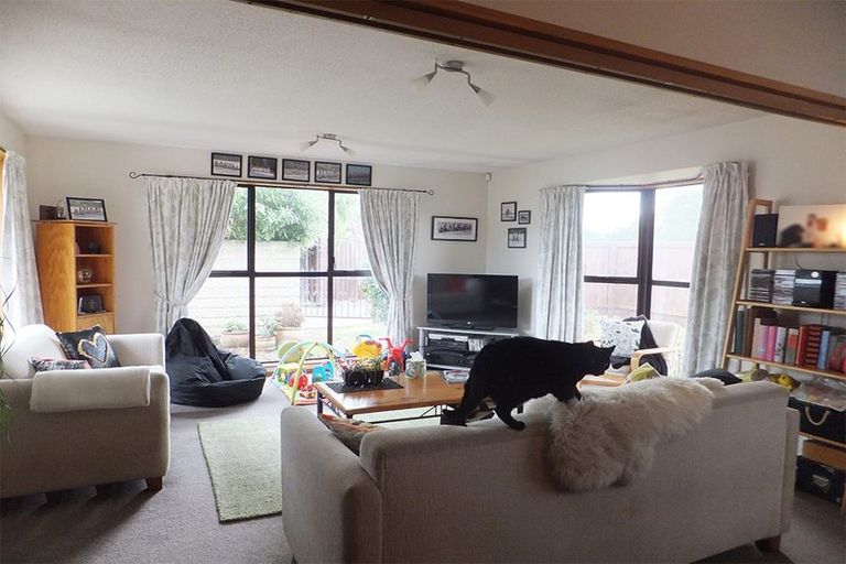 Photo of property in 3 Regency Crescent, Redwood, Christchurch, 8051