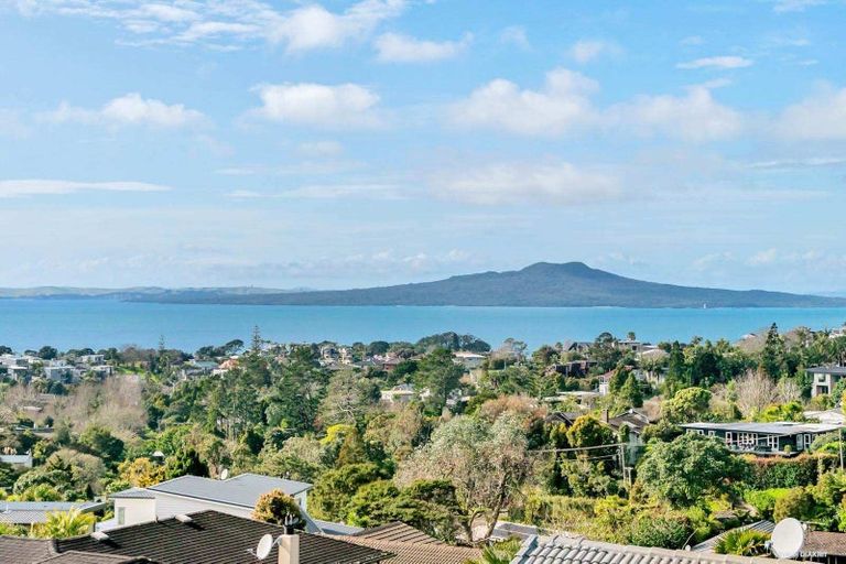 Photo of property in 41 Aberdeen Road, Castor Bay, Auckland, 0620