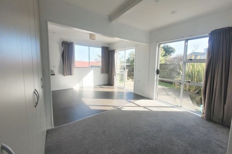 Photo of property in 24 Pennant Grove, Titahi Bay, Porirua, 5022