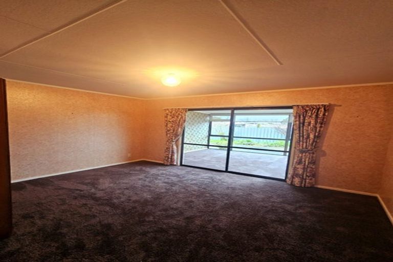 Photo of property in 16 Warwick Place, Springvale, Whanganui, 4501
