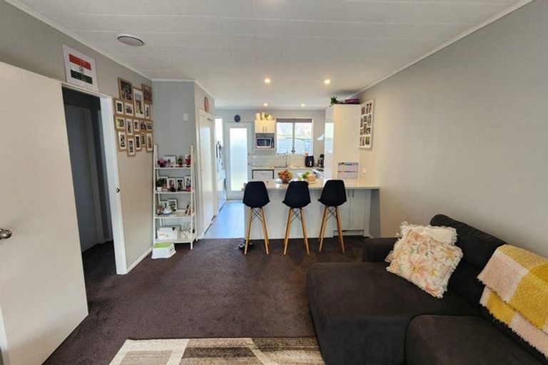 Photo of property in 2/80 Airlie Road, Plimmerton, Porirua, 5026
