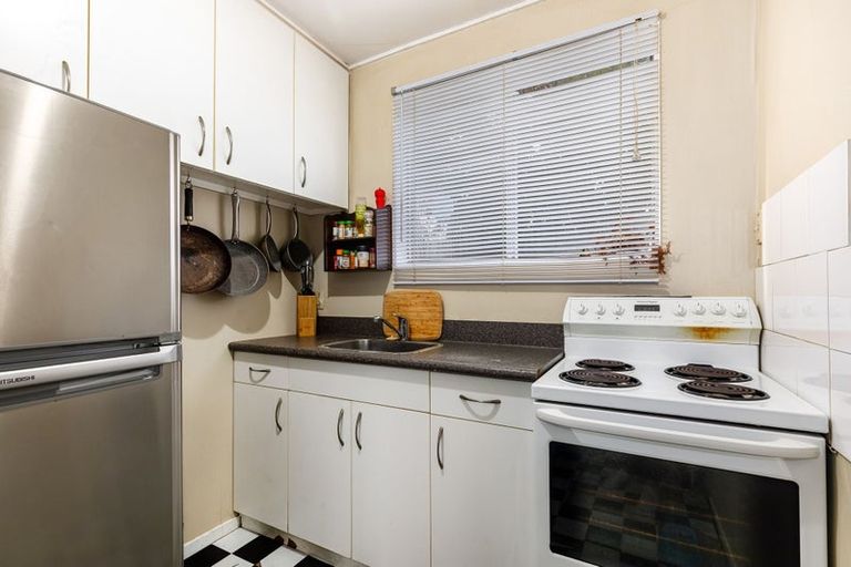 Photo of property in 1/19 Pirie Crescent, Moera, Lower Hutt, 5010