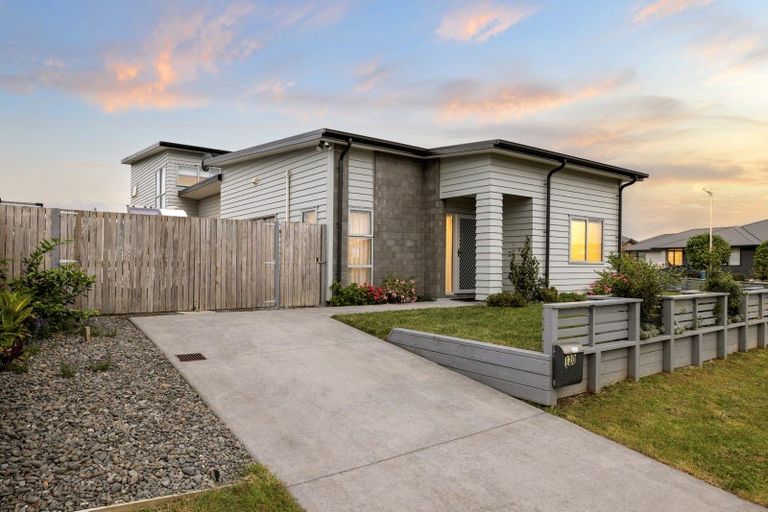 Photo of property in 120 Puhirake Crescent, Pyes Pa, Tauranga, 3112