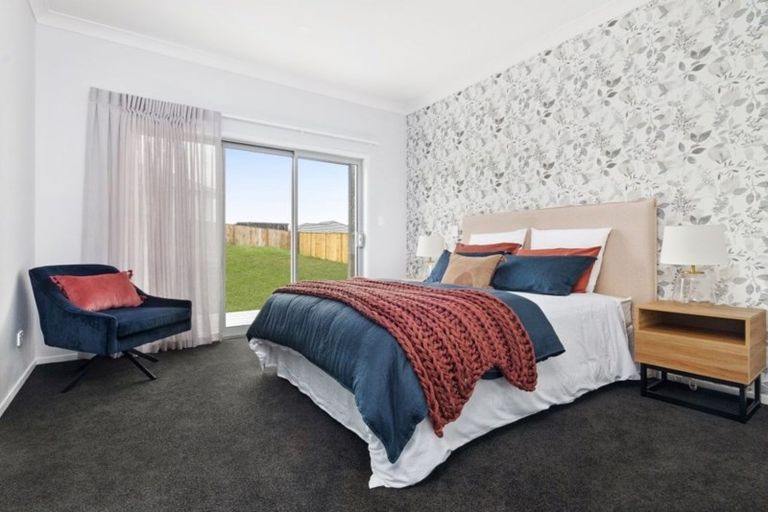 Photo of property in 38 Harbour Crest Drive, Waiuku, 2123