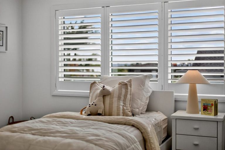 Photo of property in 27 St Michaels Avenue, Point Chevalier, Auckland, 1022