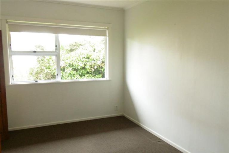 Photo of property in 11 Jellicoe Road, Murrays Bay, Auckland, 0630