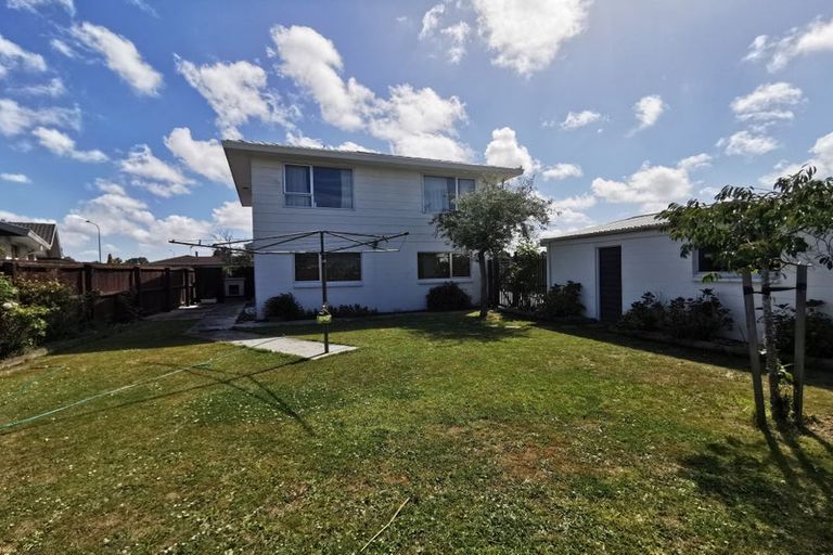 Photo of property in 19 Te Maru Place, Redwood, Christchurch, 8051