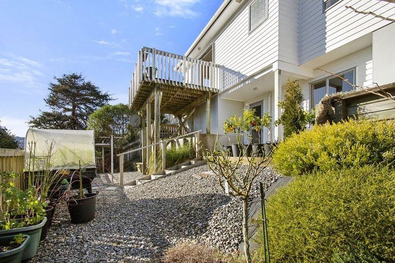 Photo of property in 22a Bartlett Grove, Tawa, Wellington, 5028
