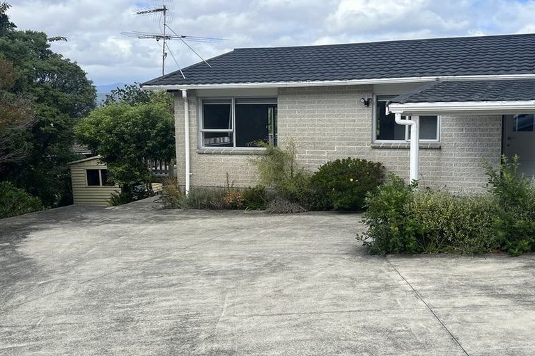 Photo of property in 24 Dowse Drive, Maungaraki, Lower Hutt, 5010