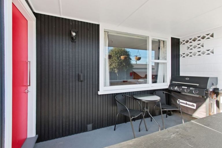 Photo of property in 2/182 Bowhill Road, New Brighton, Christchurch, 8083