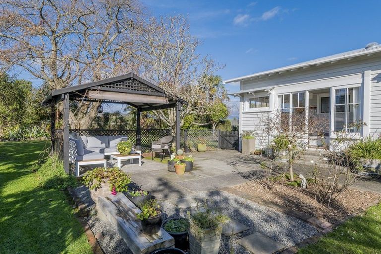 Photo of property in 83 Queenwood Road, Levin, 5510