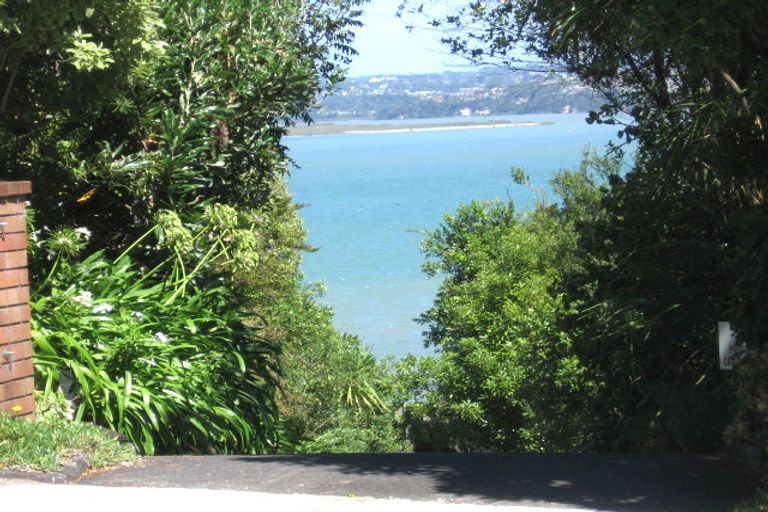 Photo of property in 44 Brigantine Drive, Beach Haven, Auckland, 0626