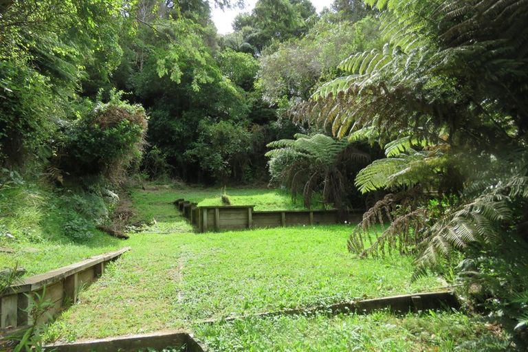 Photo of property in 39 Korau Grove, Stokes Valley, Lower Hutt, 5019