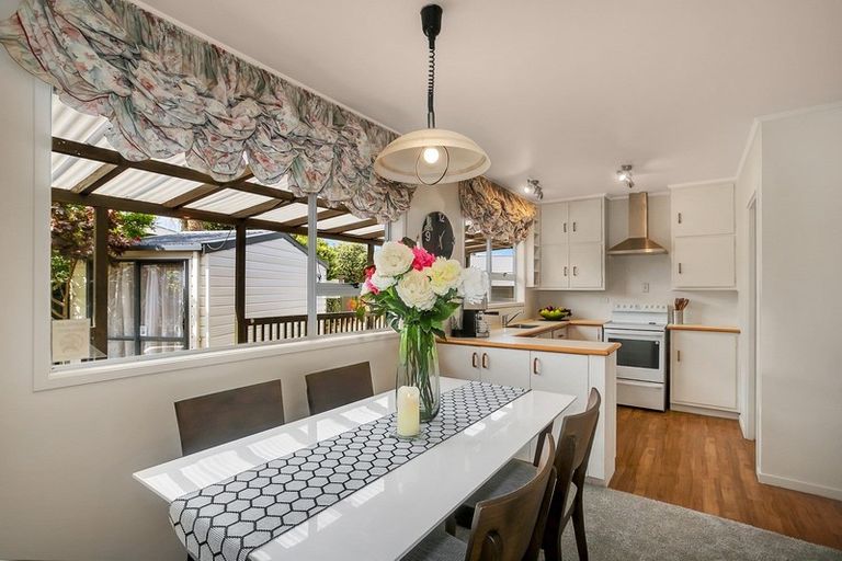 Photo of property in 15 Bedlington Avenue, Manurewa, Auckland, 2102