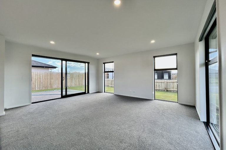 Photo of property in 2 Piopio Lane, Halswell, Christchurch, 8025