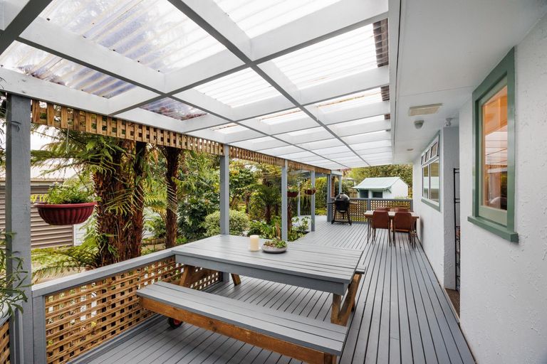 Photo of property in 24 Parkland Crescent, Terrace End, Palmerston North, 4410