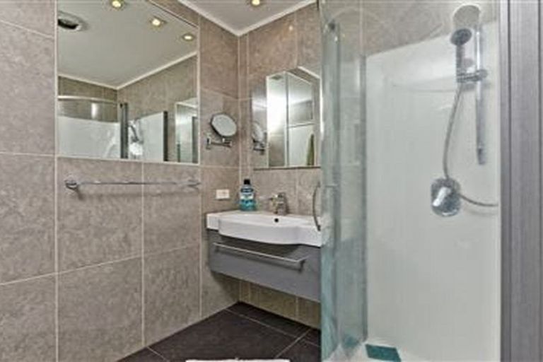 Photo of property in 4 Rhinevale Close, Henderson, Auckland, 0612