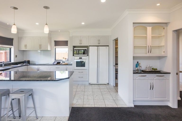 Photo of property in 30 Grand Oaks Drive, Awapuni, Palmerston North, 4412