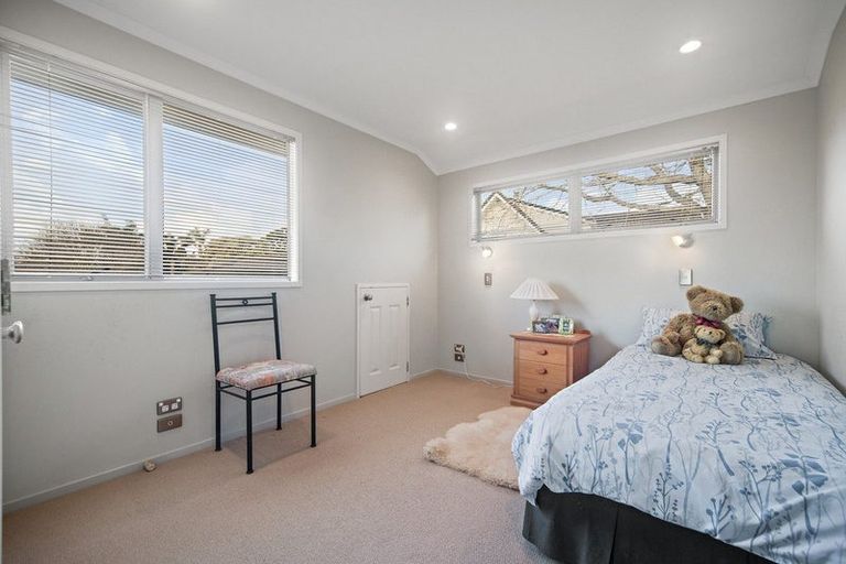 Photo of property in 11 Charles Miller Court, Clarks Beach, 2122