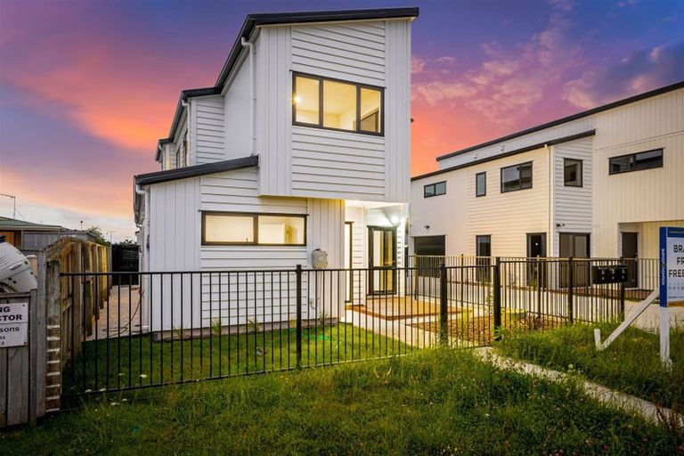 Photo of property in 52a Tapu Road, Huapai, Kumeu, 0810