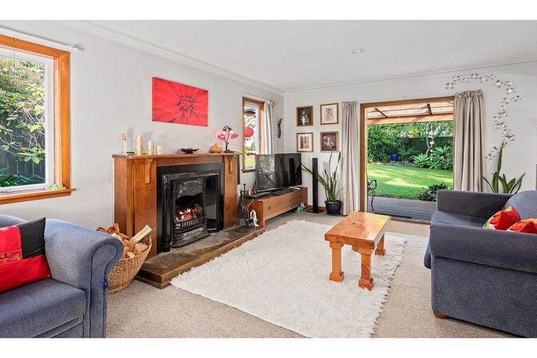 Photo of property in 56 Onerahi Road, Onerahi, Whangarei, 0110