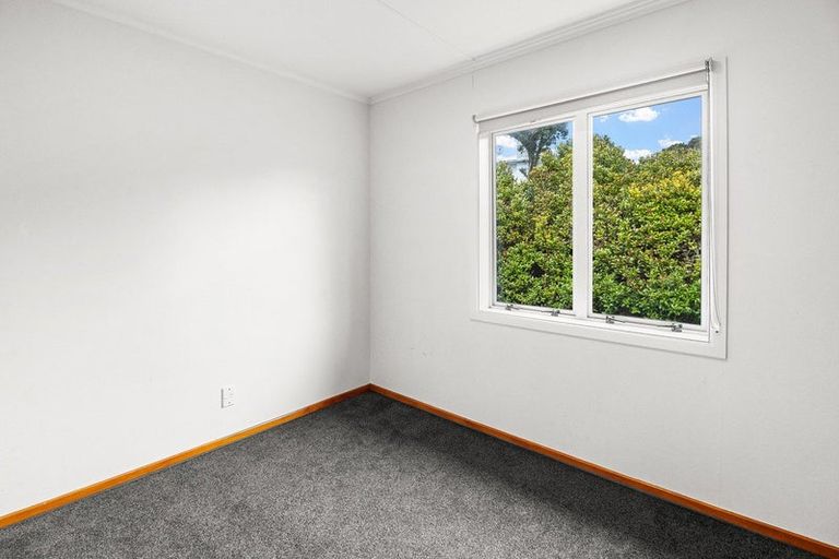 Photo of property in 31 Awanui Street, Merrilands, New Plymouth, 4312