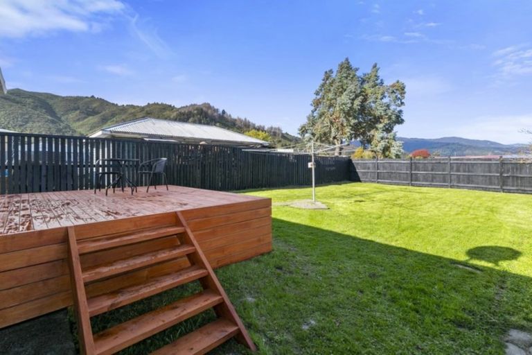 Photo of property in 9 Mckay Street, Wainuiomata, Lower Hutt, 5014