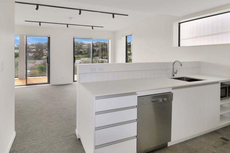 Photo of property in 3/67 Tiketike Way, Brooklyn, Wellington, 6021