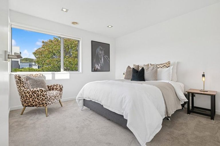 Photo of property in 6 Woolshed Lane, Pukekohe, 2120