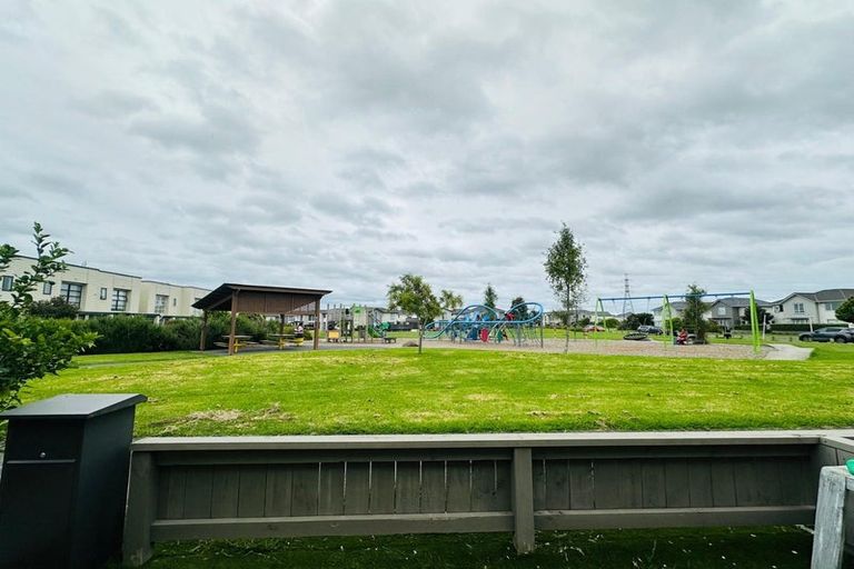 Photo of property in 10 Huke Lane, Takanini, 2112