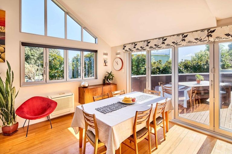 Photo of property in 15 Kowhai Street, Eastbourne, Lower Hutt, 5013