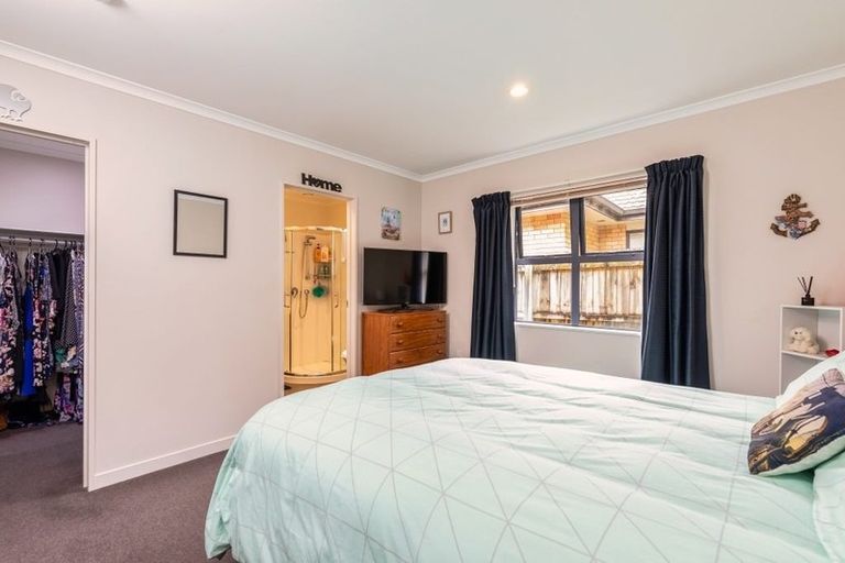 Photo of property in 45f Brandon Road, Glen Eden, Auckland, 0602