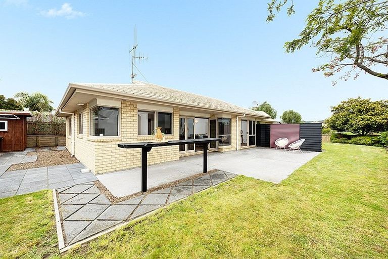 Photo of property in 30 Thebes Grove, Papamoa Beach, Papamoa, 3118