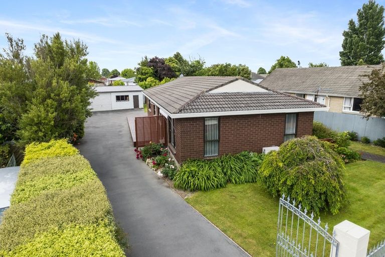 Photo of property in 23 Momorangi Crescent, Redwood, Christchurch, 8051