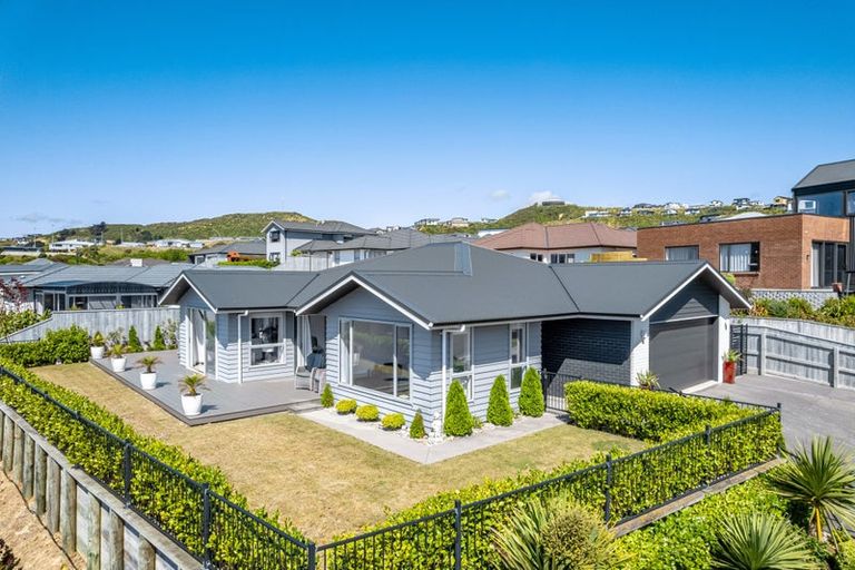 Photo of property in 5 Margaret Shields Avenue, Aotea, Porirua, 5024